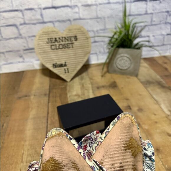 J. Crew floral pointed toe ballet flats slip on 6.5 - Picture 10 of 13